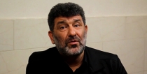 آقا به حاج منصور گفتند چرا روضه کم خواندی؟ / تا وقتی مردم اهل روضه اند دشمن حریفشان نمی شود