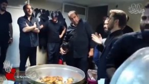 روضه خوانی کربلایی حسن حسین خانی در آشپزخانه هیئت