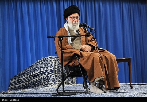 همه حواسشان را جمع کنند؛ ممکن است دشمن برای سال ۹۸ نقشه کشیده باشد