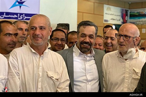 مولودی خوانی حاج محمود کریمی در سرای احسان کهریزک + فیلم و عکس
