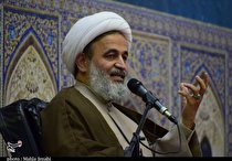 چشمپوشی نخبگان از عملکرد منفی مسئولان زمینهساز عاشورا شد/ مسیر انتقاد و شفافیت در فضای دو قطبی بسته است