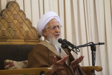 بعضی ها به درد دعای کمیل می خورند ولی صلاحیت مملکت داری ندارند