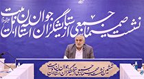 حاج قاسم ساختن کار مداحان است/ ما با قدرت نوکری میتوانیم انقلابی در دنیا به پا کنیم/ نباید دین مردم فصلی باشد