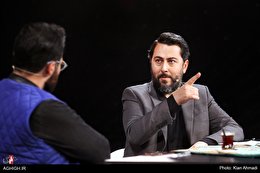 وظیفه شاعر، خروش مقابل فرعون های داخلی و خارجی است