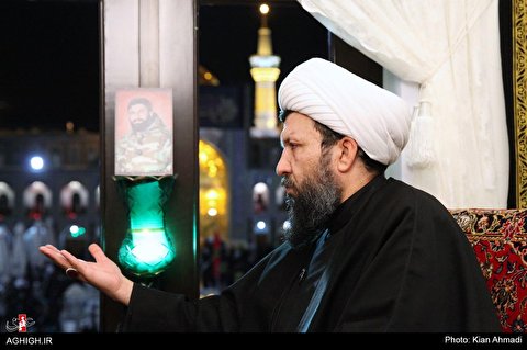 عاقبت به خیری در گرو رضایت والدین است/ زائری که امام حسین (ع) پاسخ سلامش را دادند