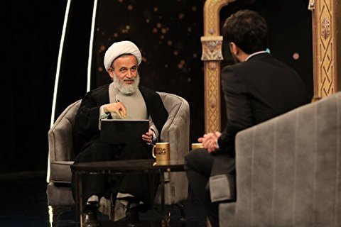 اگر آزادی نباشد نهال دین نمیتواند در جامعه رشد بکند/چه کسانی با نظام ارزشی دین، مشکل دارند؟