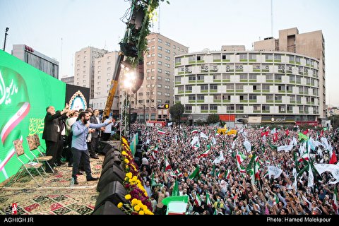 جشن بزرگ میلاد پیامبر مهربانی در میدان ولیعصر(عج) تهران