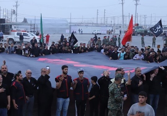 اهتزاز پرچم (حیاتنا الحسین) در مرز شلمچه