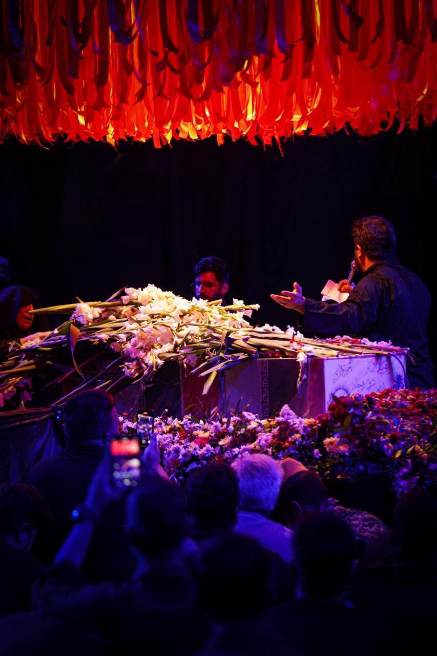 تدفین پیکر شهید گمنام در کنار حسینیه کربلا رفسنجان؛ درخواست هیأتی‌ها تحقق یافت