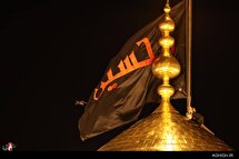 تعویض پرچم حرم امام حسین (ع) در کربلا