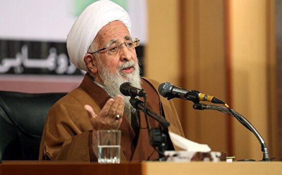 ایرانِ پهلوی ارباً اربا شده بود