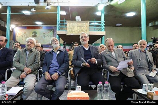 تجلیل از حاج محمود کریمی در همایش حماسی‌خوانان