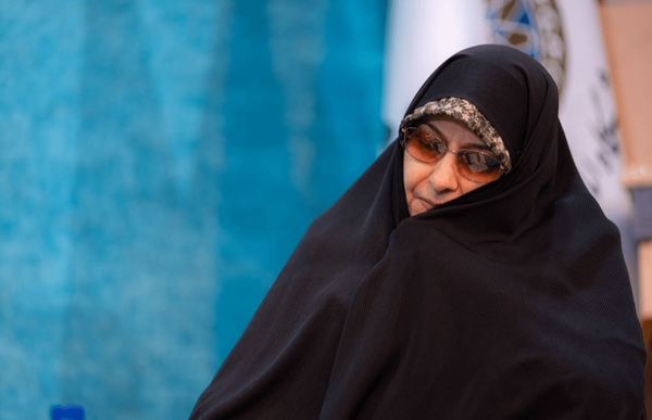 در شرایط کنونی زیر پرچم اهل بیت باید جمع شد/ زنگ خطر تحریف حضرت زهرا(س) در هیأت