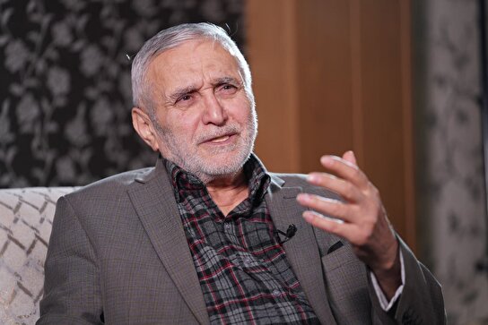 مناجات خوانی را از عمویم آموختم/ مداحی که عالم و استاد نبیند ضرر می کند