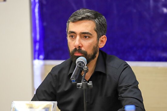 در گفتگوی مهدی رمضانی با مجله تصویری عقیق عنوان شد:
تا پایان ماه رجب جلسات هیئت الرضا (ع) از سر گرفته خواهد شد