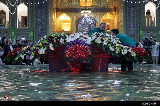گل‌آرایی ویژه صحن و سرای رضوی به مناسب ایام دهه کرامت