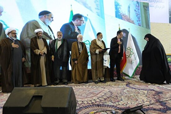 تجلیل از بانوان مداح و ذاکر در دوازدهمین همایش «سفیران زینبی»