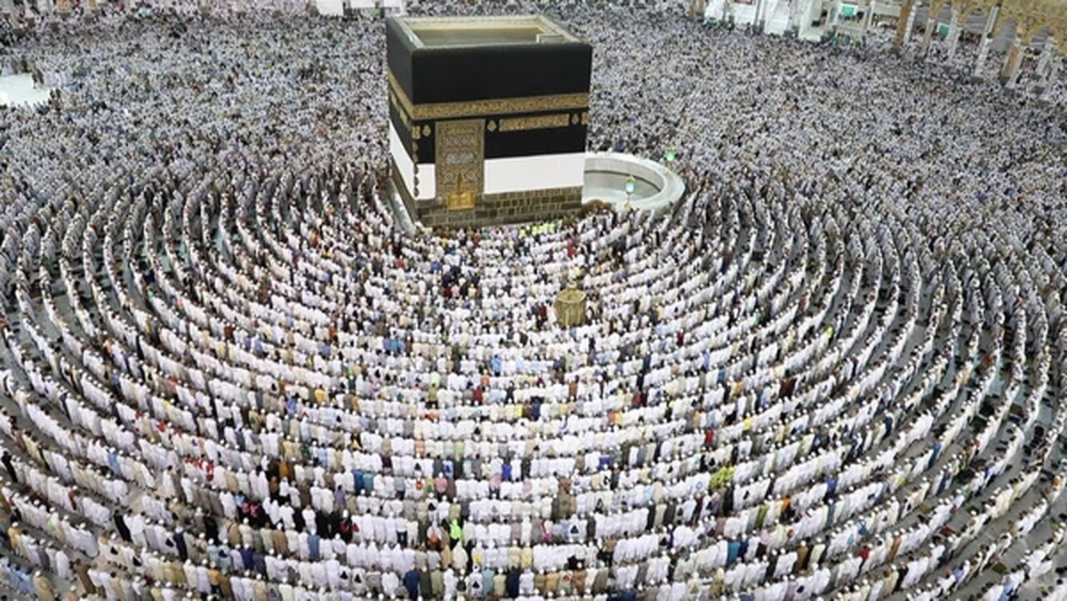 زنی که مزارش دیوار به دیوار کعبه شد!