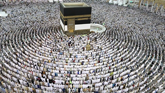 زنی که مزارش دیوار به دیوار کعبه شد!