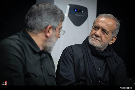 حضور رییس جمهور در شب پنجم محرم در هیئت مکتب الزهرا(س)