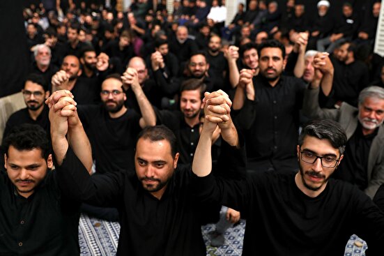 شب تاسوعای حسینی(ع) در حسینیه امام خمینی(ره)