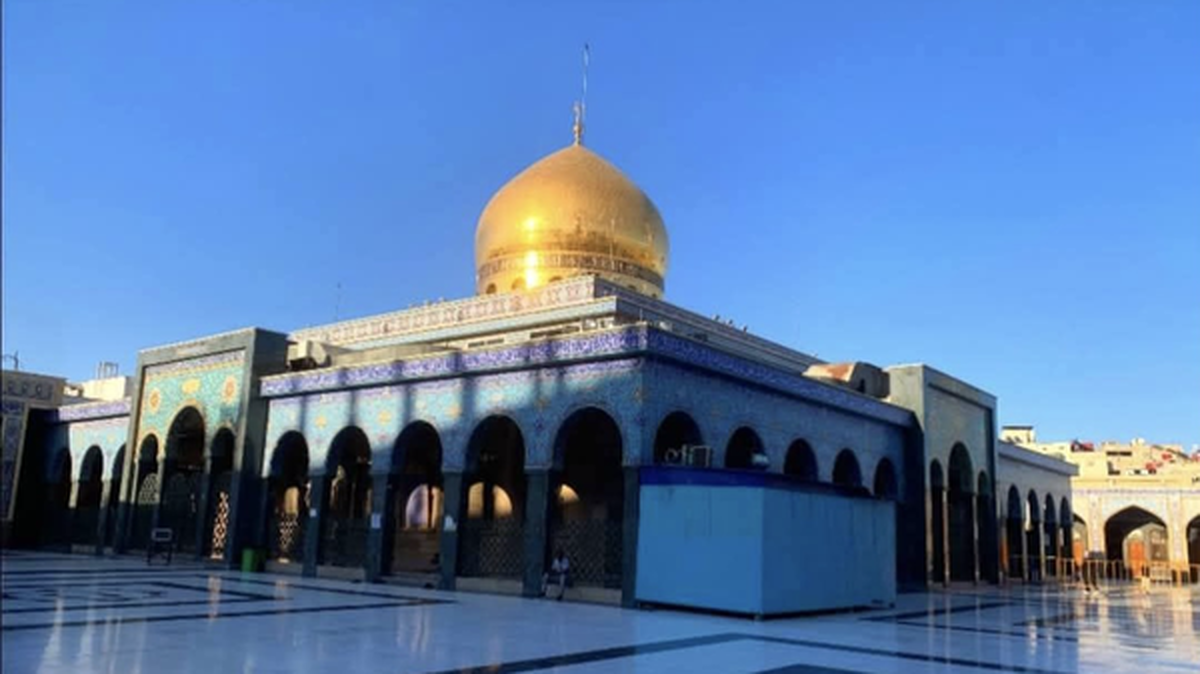 گنبد حرم حضرت زینب(س) هنوز بی‌پرچم است