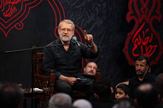 دکتر علی لاریجانی در هیئت آیین حسینی عنوان کرد: فعلا مذاکره ای در کار نیست