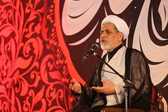 باید با کارشناسی که به مسؤولان نظام تهمت زد برخورد بشود