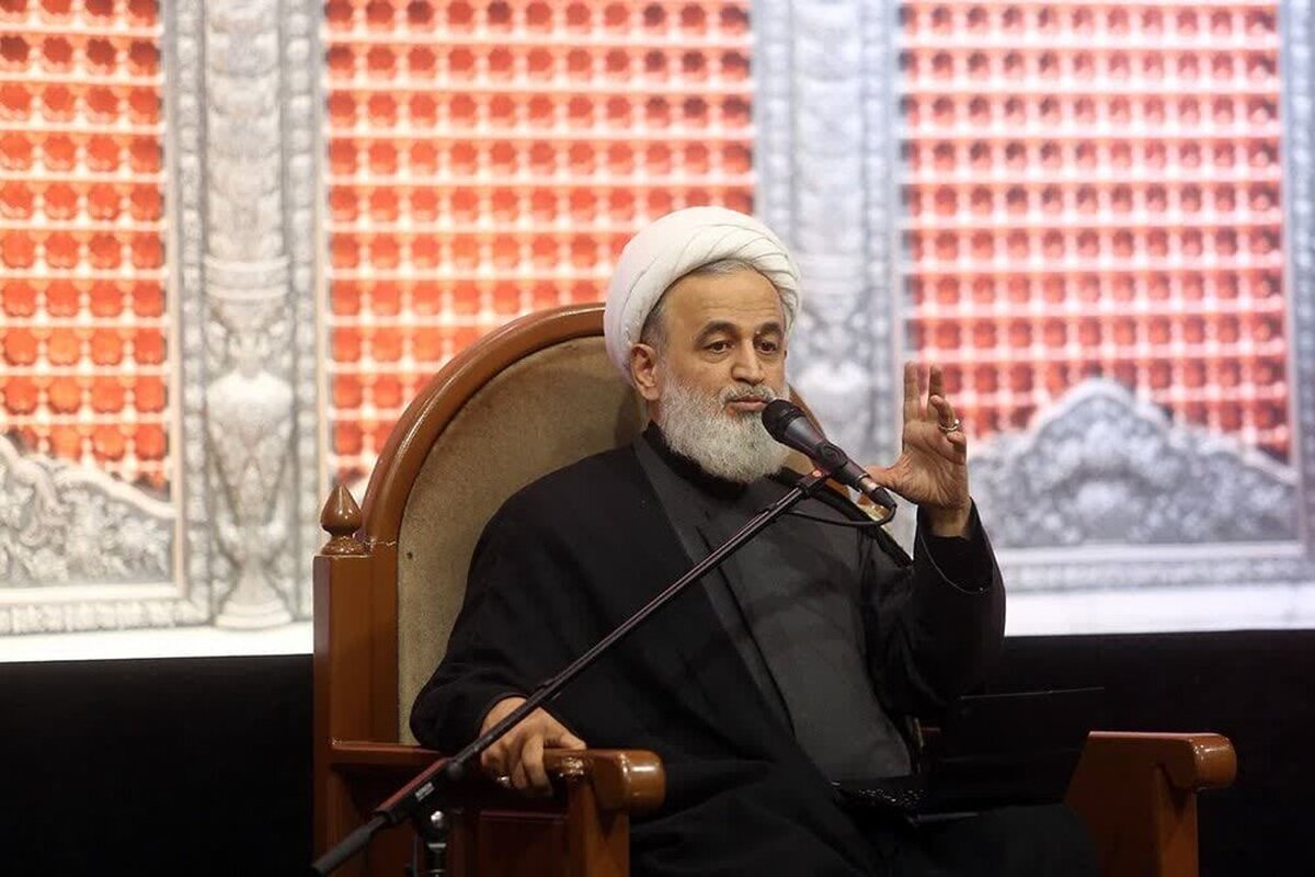 حجت الاسلام پناهیان: عُجب و خودپسندی برخی را ضدانقلاب کرد