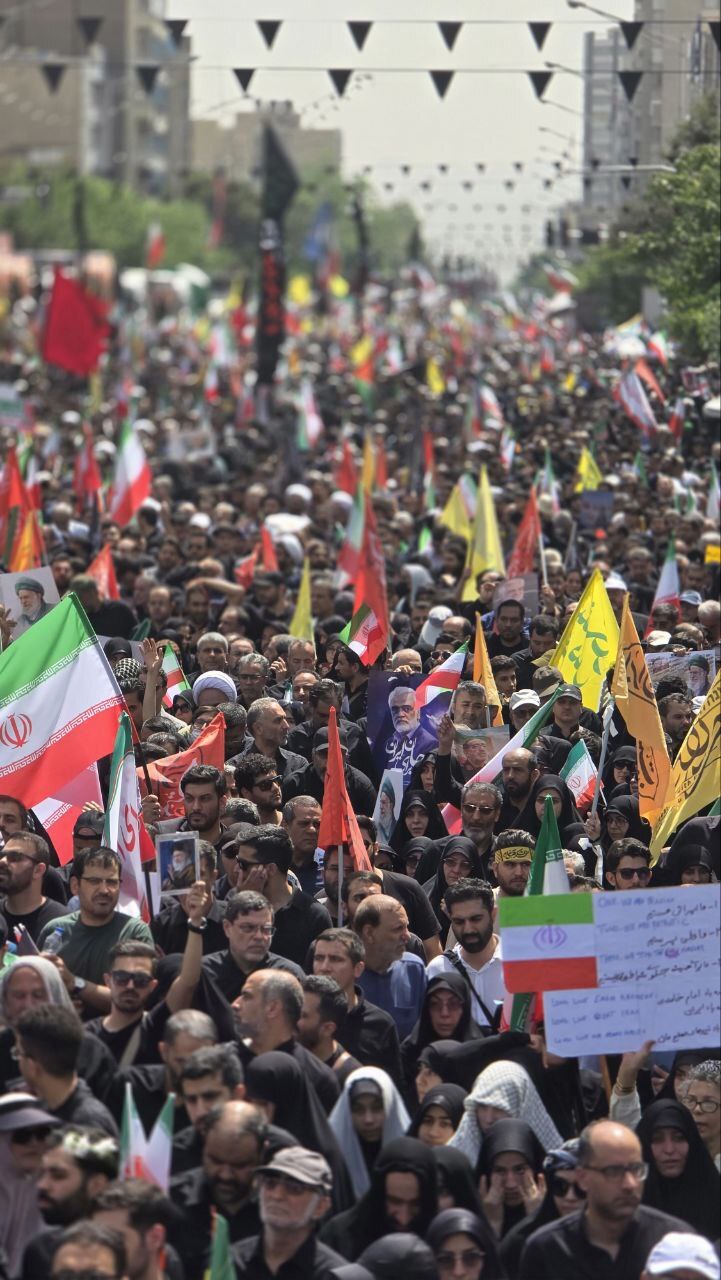 وداع میلیونی پایتخت نشینان با شهدای اقتدار/ حضور چشمگیر نسل جوان امید آفرین است وداع میلیونی پایتخت نشینان با شهدای اقتدار/ حضور چشمگیر نسل جوان امید آفرین است