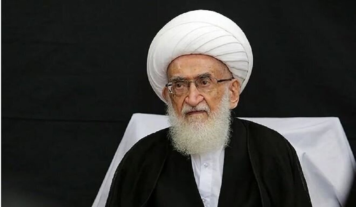 هرگونه تعرض و تهدید آیت‌الله خامنه‌ای از سوی شخص یا دولت، حکم محارب را دارد