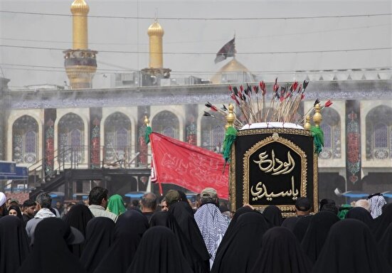 تشییع نمادین پیکر امام حسن (ع) در بین‌الحرمین + عکس