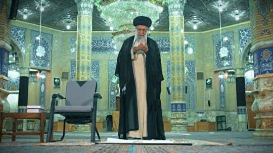 لحظاتی از حضور رهبر انقلاب در مسجد مقدس جمکران