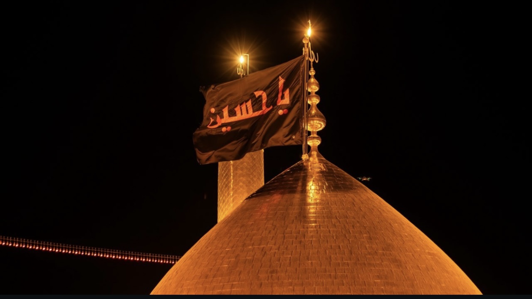 پرچم گنبد حرم امام حسین(ع) تعویض شد پرچم گنبد حرم امام حسین(ع) تعویض شد