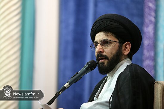 برخی برای افزایش دنبال کننده به نظام ناسزا می‌گویند