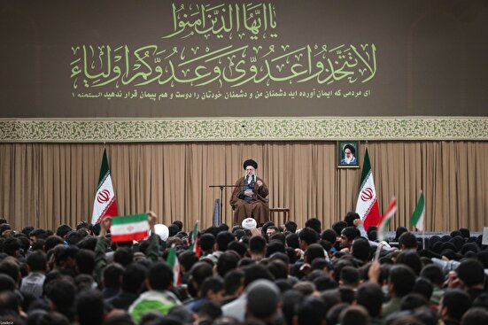 دیدار دانش‌آموزان و دانشجویان با رهبر معظم انقلاب