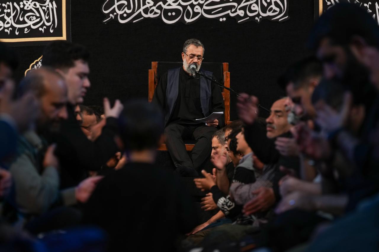 مداحی حماسی حاج محمود کریمی برای صدیقه طاهره در حرم امام رضا(ع)+فیلم