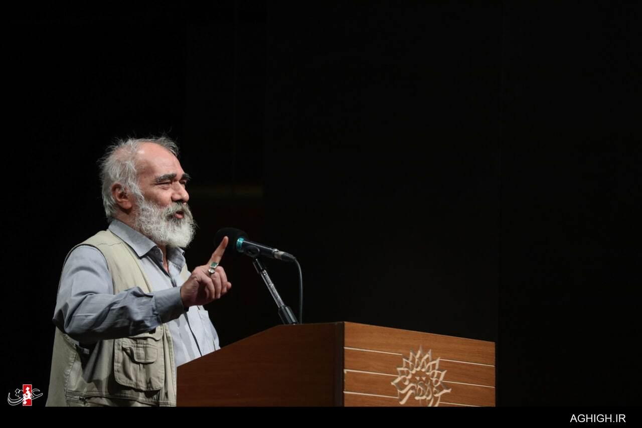 علی انسانی شعر آیینی را رفعت داد