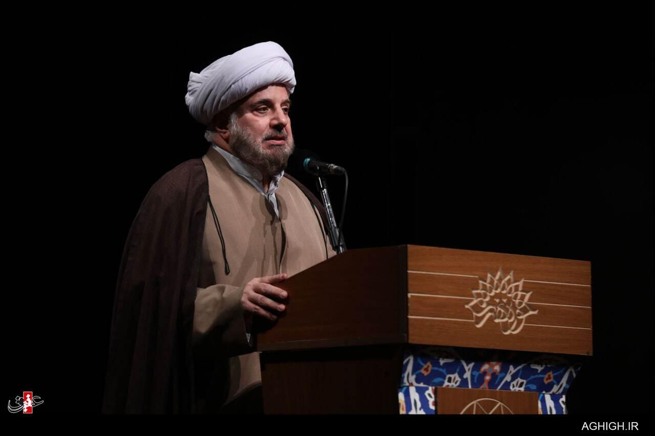علی انسانی شعر آیینی را رفعت داد علی انسانی شعر آیینی را رفعت داد