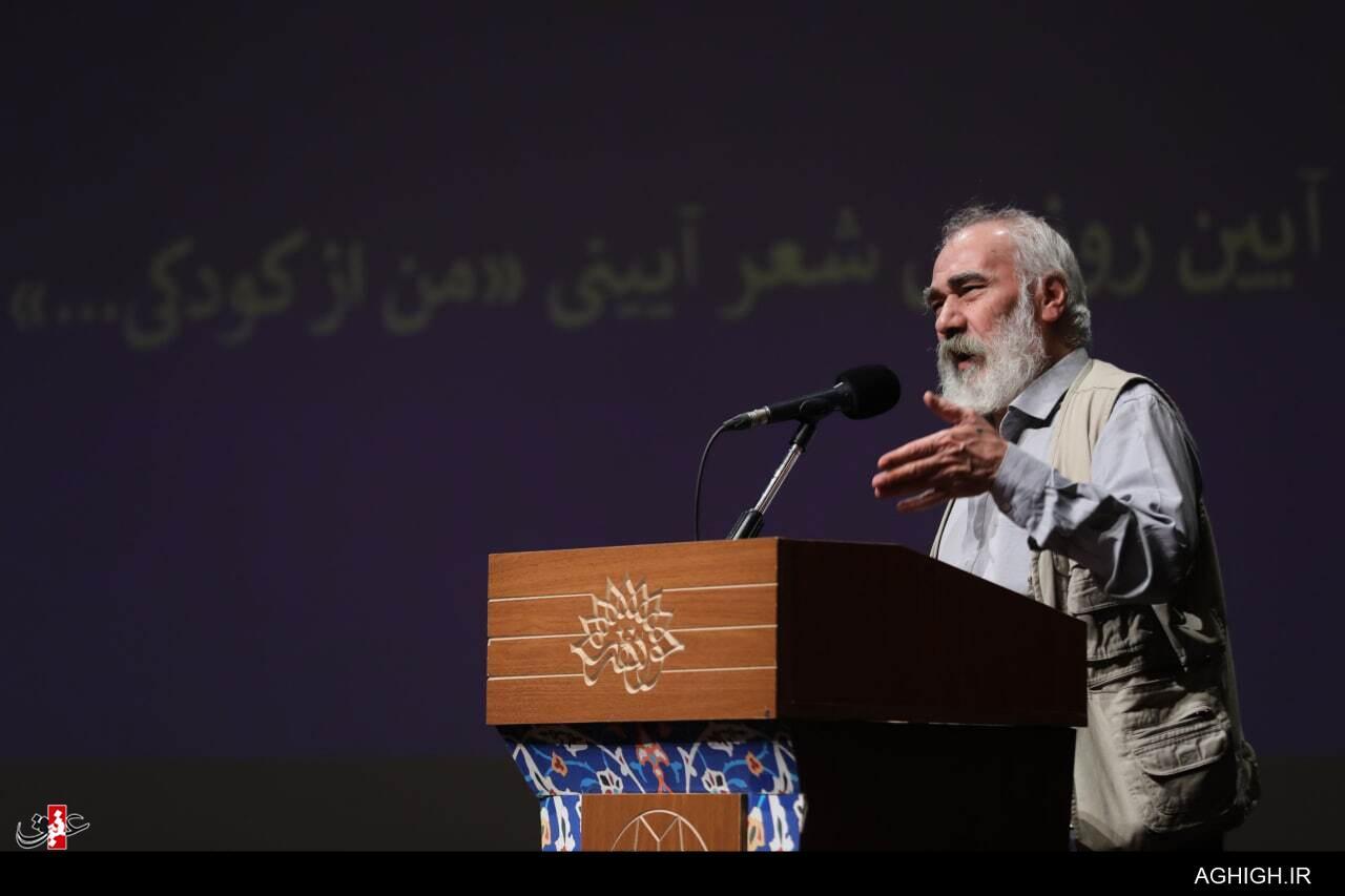 علی انسانی شعر آیینی را رفعت داد علی انسانی شعر آیینی را رفعت داد