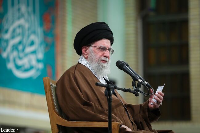 واکنش رهبر انقلاب به شعر مداح خوزستانی درباره گرد و غبار و هوای ناسالم در این استان. ۱۴۰۴/۹/۲۰