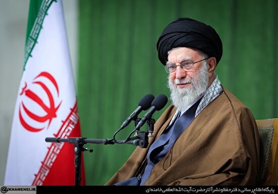 رهبر انقلاب: جوانان ما جوانان خوبی هستند؛ لزوم تبیین هنرمندانه ارزش‌های دفاع مقدس برای آنان