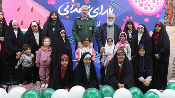 شب یلدا با یاد مدافعان حرم +عکس