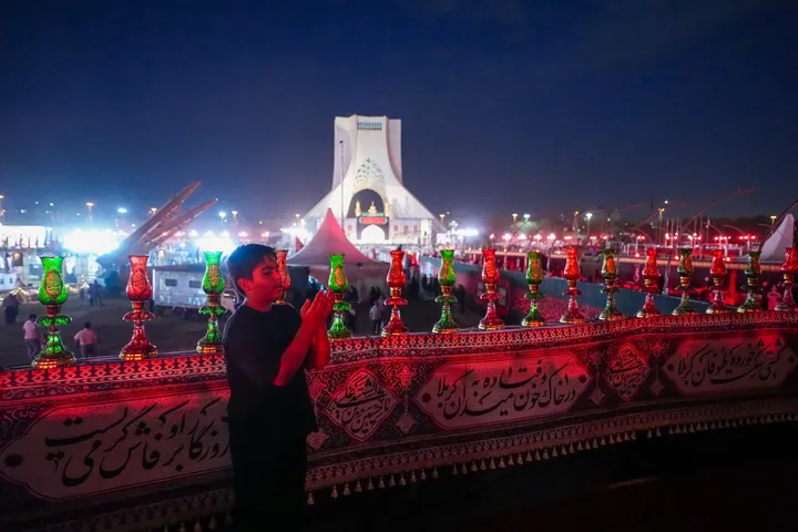 سوگواره محرم شهر در میدان آزادی تهران