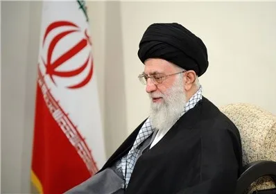 اهدای نسخه های خطی رهبر انقلاب به آستان قدس