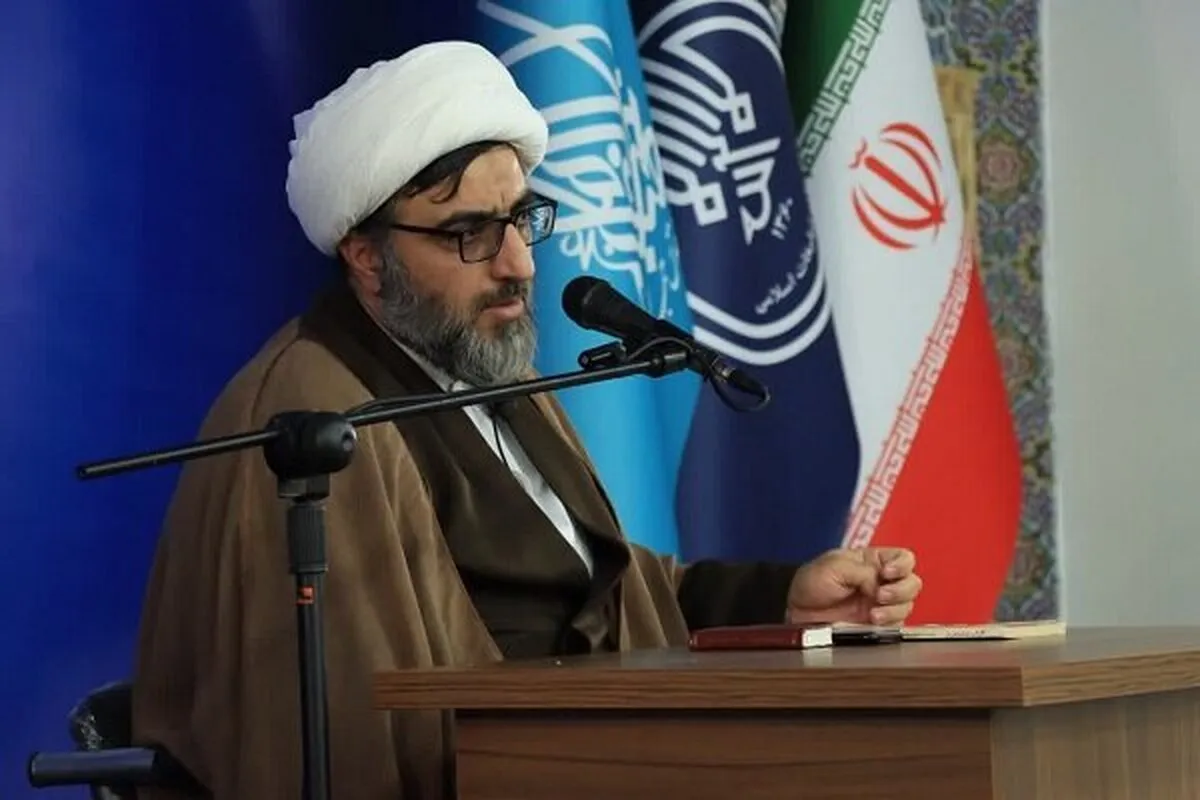 مرحوم علی آهی با علم و ادب نظام ستایشگری را مستحکم و عمیق کرد