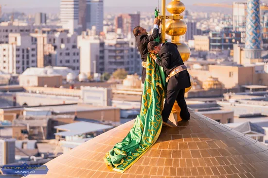 پرچم گنبد و پوش ضریح مطهر امام رضا(ع) تعویض شد+تصاویر