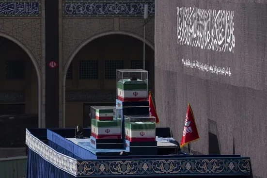 اولین روز وداع امت با آقای شهید ایران