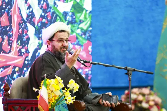 فرهنگ شهدا ایستادگی در برابر تهدیدهای آمریکا بود / دشمن منتظر اختلاف و ناامیدی در جامعه ایران است
