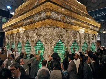پروژه های بزرگی برای توسعه عتبات عالیات در حال انجام است